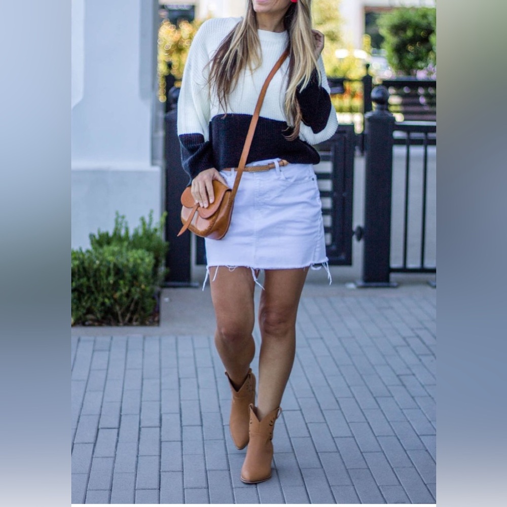 AG Adriano Goldschmied “the Erin” White Distressed Denim Skirt size 30R